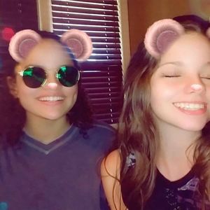 Meet your Posher, Danielle